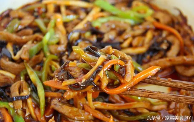 魚香肉絲這樣做實在好吃,肉絲滑嫩,口感層次豐富,超級下飯
