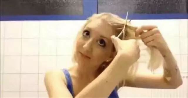 美女想知道自己光頭的樣子,當她把頭髮剃光後,樣子不要這麼漂亮吧_搜狐科技_搜狐網