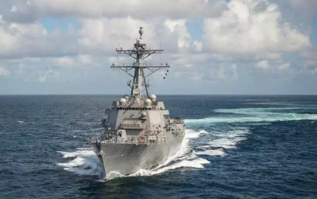 美艦悍然闖入12海里!被飛彈鎖定後倉皇逃離,專家:做法值得參考