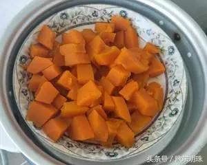 一個南瓜,一碗面,教你做千層蒸餅,層次分明,鬆軟又可口!
