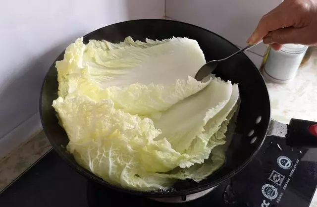 愛吃大白菜的收藏了,飯店都吃不到的新做法,簡單營養又美味