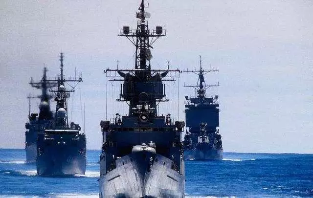 300多艘戰艦7艘航母就想封堵中國?美專家:自己會先被拖垮!
