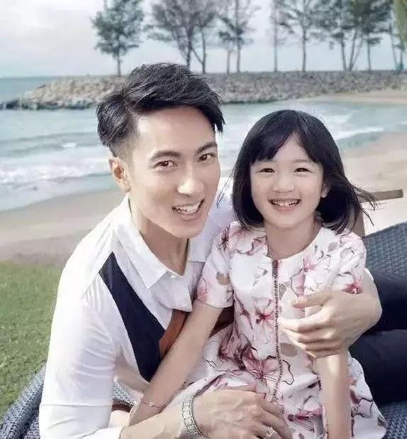 女兒neinei不小心透露吳尊真實家境,嚇的節目組趕忙刪除了字幕!