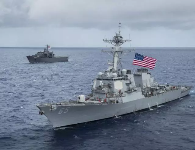 美網友這下炸窩了!中國海軍驅逐美艦引發熱議,看美國人怎麼說