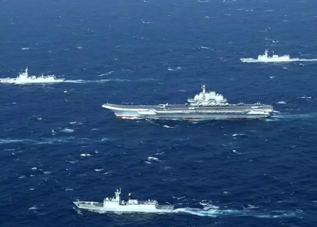 美網友這下炸窩了!中國海軍驅逐美艦引發熱議,看美國人怎麼說