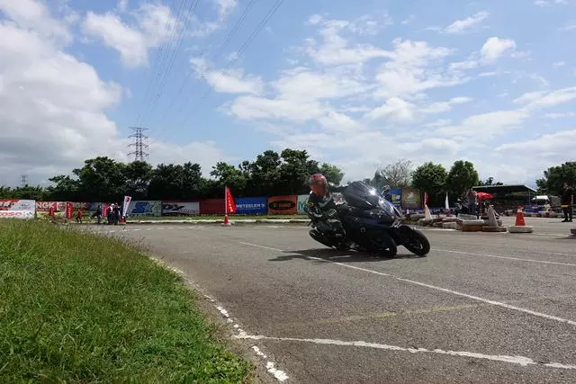 宏佳騰3D-350R逆三輪駕馭感受再進化!