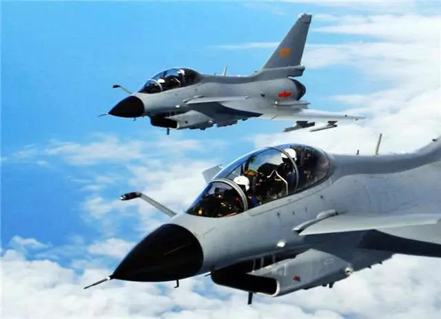 目光再次聚焦中國,又1款戰機首飛,俄羅斯:是亞洲最強電子戰機