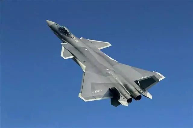 目光再次聚焦中國,又1款戰機首飛,俄羅斯:是亞洲最強電子戰機