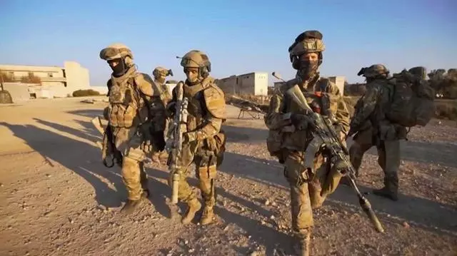要動真格了?伊朗軍隊積極配合俄行動,大量俄軍抵達以色列邊境