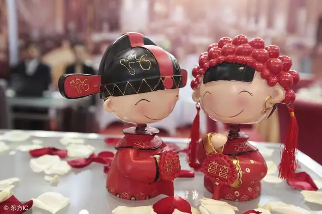 大學室友結婚我隨禮2000,晚上看到同學群的話,我刪群退出