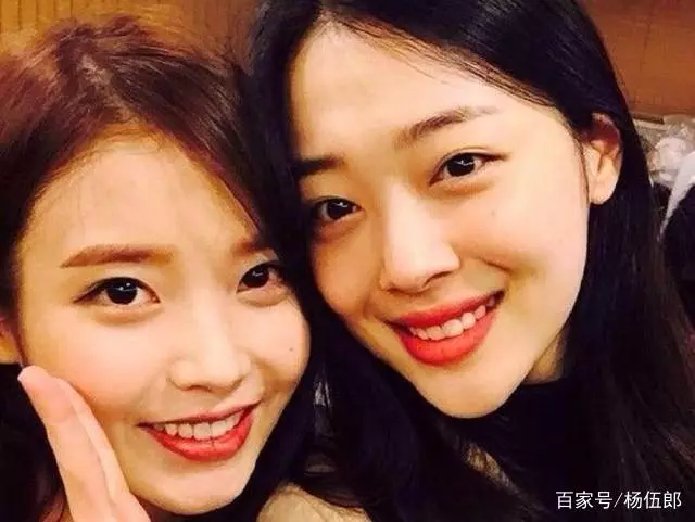 有種友情叫IU雪莉!7年閨蜜情惹人羨,路人同框畫面太美好!