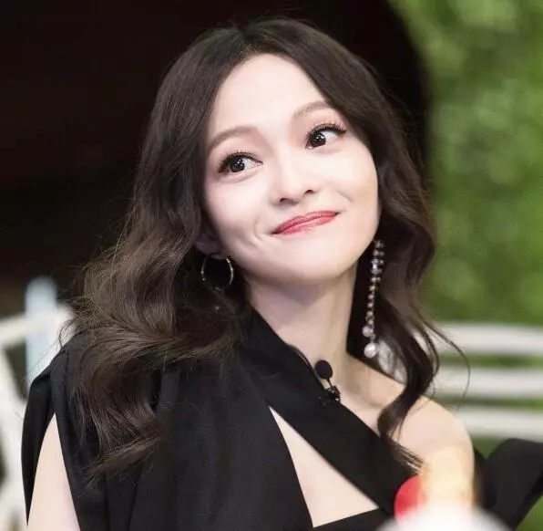 張韶涵自爆：低谷時期朋友都玩「失蹤」，全部都是看她笑話的！