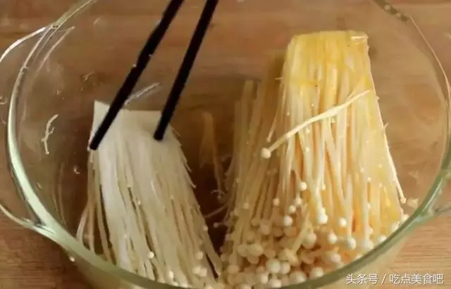 一把金針菇,2個雞蛋,筷子攪一攪,做出的美食拿肉都不換!