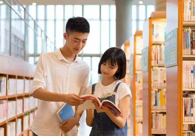 結婚婆家給十五萬彩禮,無意看到小姑子朋友圈,我將彩禮如數退還