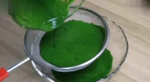自製菠菜黏米糕,不用炒不用蒸,一看就特別有食慾,一家老小都愛吃