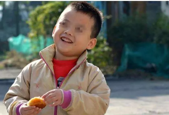 為撫養哥哥遺孤他終生未娶,吃盡苦頭,二十年後侄子讓他雙喜臨門