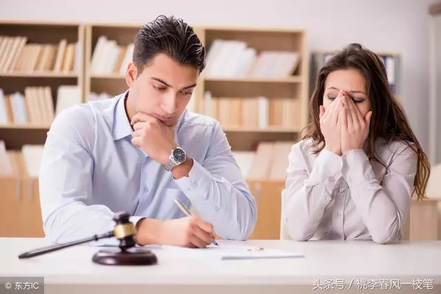 我和他離婚後,前夫的情人對我說:給你十萬元,請你們復婚吧
