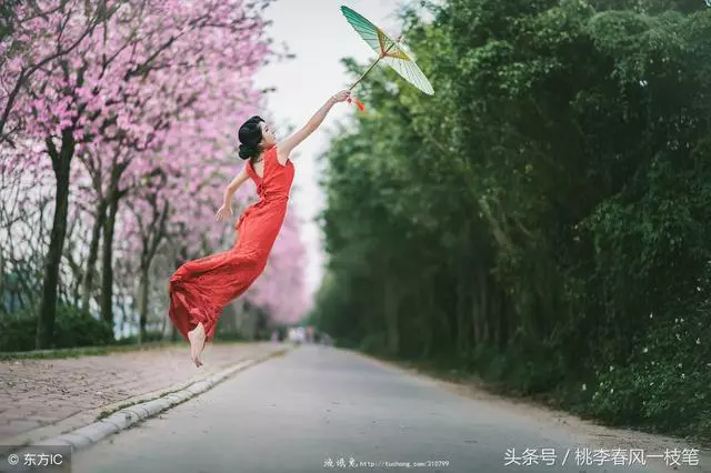 我和他離婚後,前夫的情人對我說:給你十萬元,請你們復婚吧