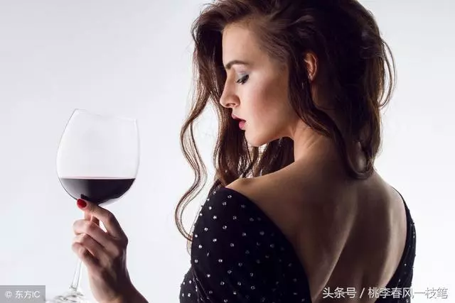 我和他離婚後,前夫的情人對我說:給你十萬元,請你們復婚吧