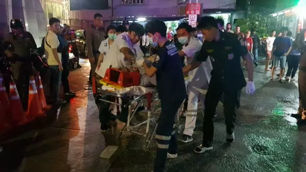 曼谷著名景點 街頭槍戰流彈四射 1遊客死4人傷 !