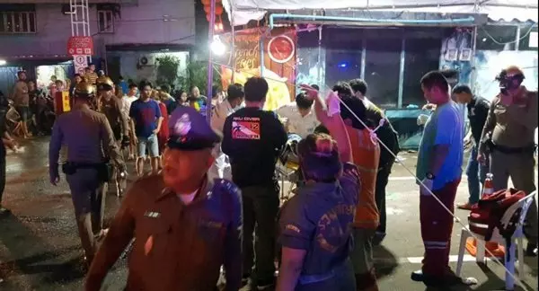 曼谷著名景點 街頭槍戰流彈四射 1遊客死4人傷 !