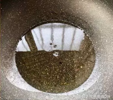 秘制家常炸醬麵,麵條筋道入味,色澤誘人,香噴噴,好吃到舔光碟