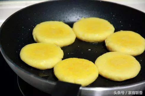 饞哭了,這才是紅薯最好吃的做法,鬆軟香甜,一出鍋就搶完