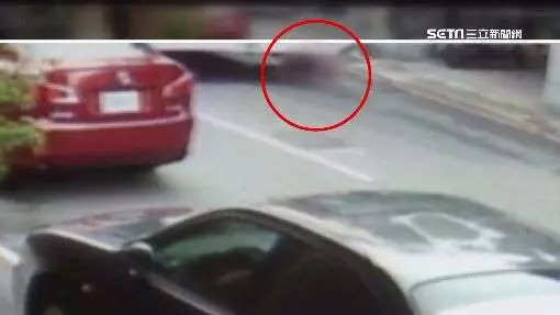 客運車門突關!老翁下車摔倒頭撞地亡