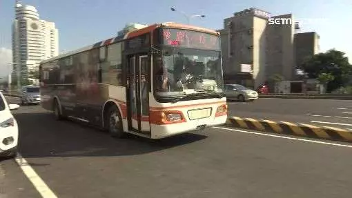 客運車門突關!老翁下車摔倒頭撞地亡