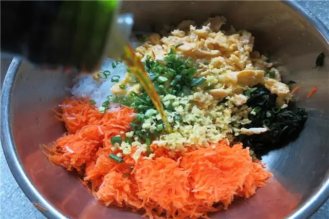 這種餡的包子,要經常做給孩子吃,常吃眼睛好,孩子長的快