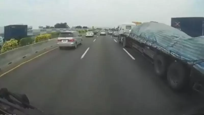 霸氣滿點封路!國道驚現3聯結車「擋路中」 一看到「警察來」網友一秒暖哭
