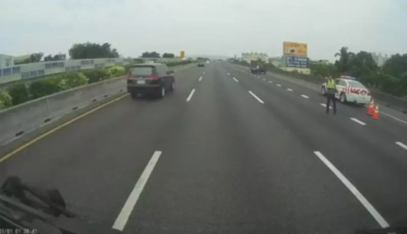 霸氣滿點封路!國道驚現3聯結車「擋路中」 一看到「警察來」網友一秒暖哭