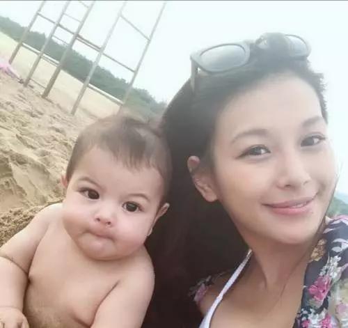 不幸福!前夫怨「會發出聲音」 艾莉絲淚揭離婚原因!