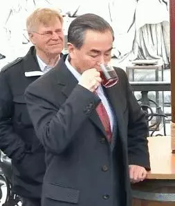 中美外交一次短兵相接,這四個細節意味深長!