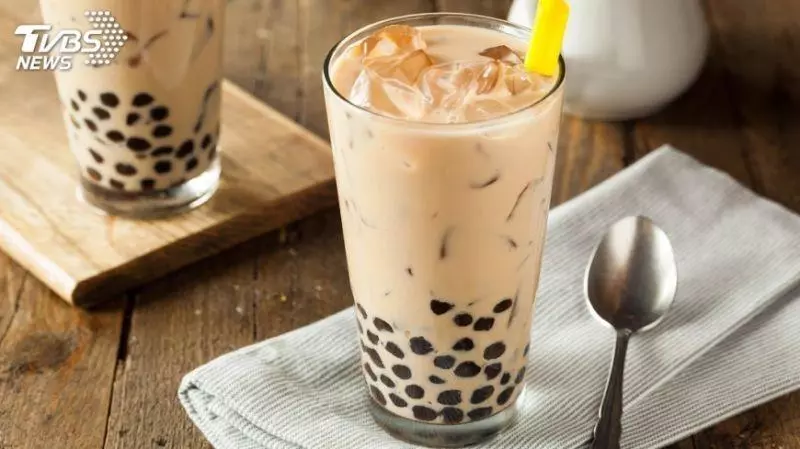 【注意了!】營養專家:最垃圾的飲品是奶茶!一杯奶茶=20包糖!