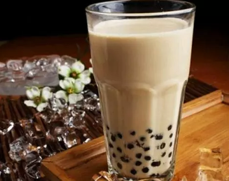 【注意了!】營養專家:最垃圾的飲品是奶茶!一杯奶茶=20包糖!
