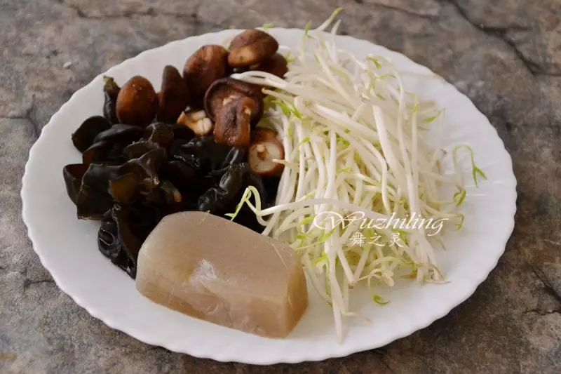 用它做的水煮魚,肉多刺少還嫩滑,老公連添2碗米飯喊過癮