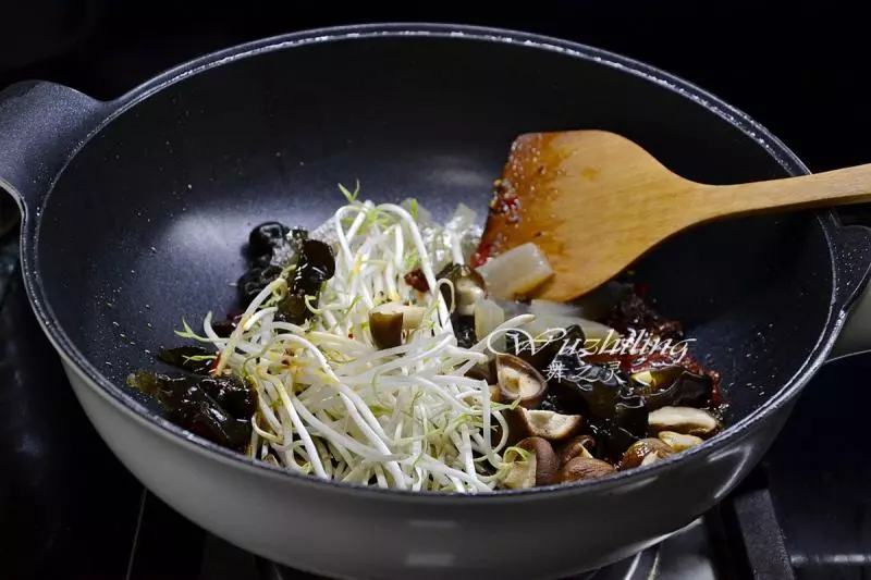 用它做的水煮魚,肉多刺少還嫩滑,老公連添2碗米飯喊過癮