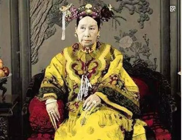 慈禧一輩子沒喝過白開水,她喝的水自認為高貴無比,實則非常骯髒放到現在根本沒人喝!