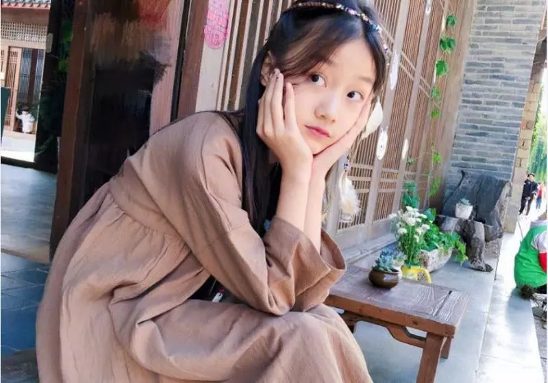 趙薇12歲「女兒」近照曝光,整個娛樂圈都在等她長大!