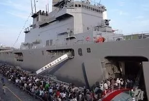 中日軍艦在釣魚激烈對峙!日艦接連發出警告:這裡是日本「領海」