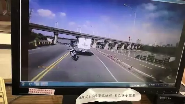 無照屁孩雙載「不會騎又外拋」!正撞倒楣貨車司機嚇飛魂… 網:一人8分一人7分