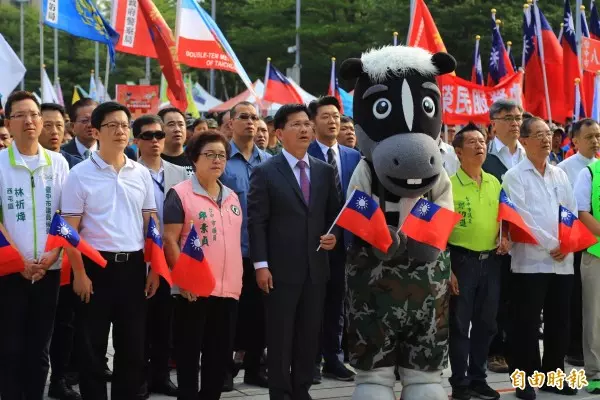 馬英九出席桃園龜山升旗典禮 痛批「台灣走向不自由的民主」