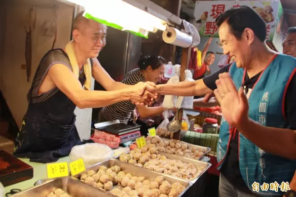 馬英九出席桃園龜山升旗典禮 痛批「台灣走向不自由的民主」