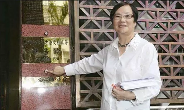 到法院提告為何要按鈴? 超有才鄉民「2張神附圖」高級酸 網笑噴淚:3次才看懂