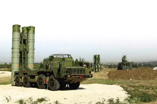 美軍大兵壓境!俄強硬授權過線就開火,敢於亮劍,英雄情節成軍魂