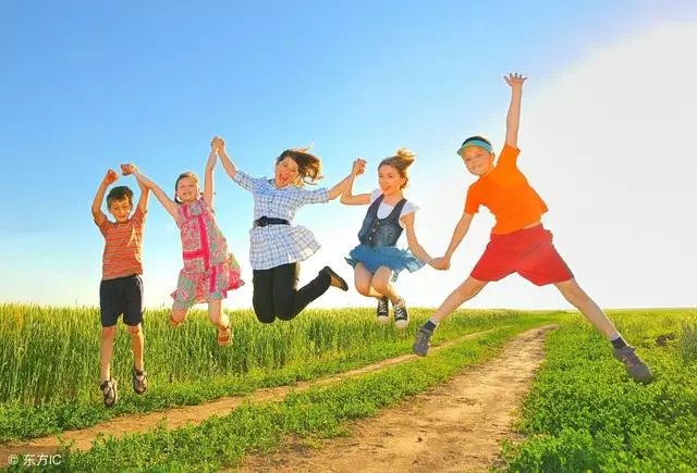 孩子,父母不能陪你一輩子,路靠自己走!再忙也要轉給孩子看看
