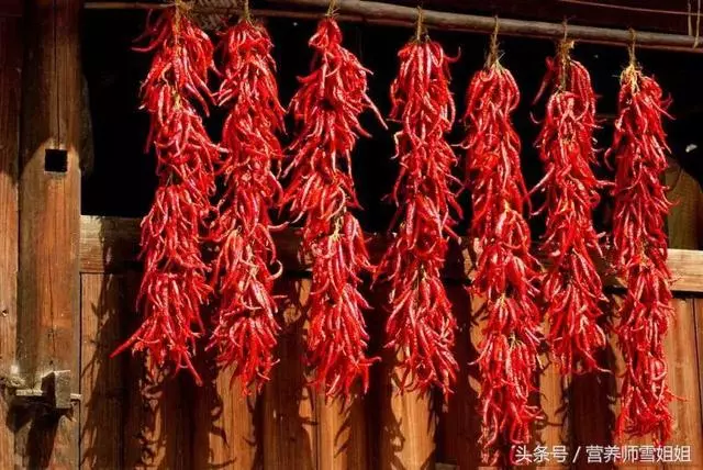 胃不好,遠離「三物」,多飲「四水」,做好五件事,胃一點點變好