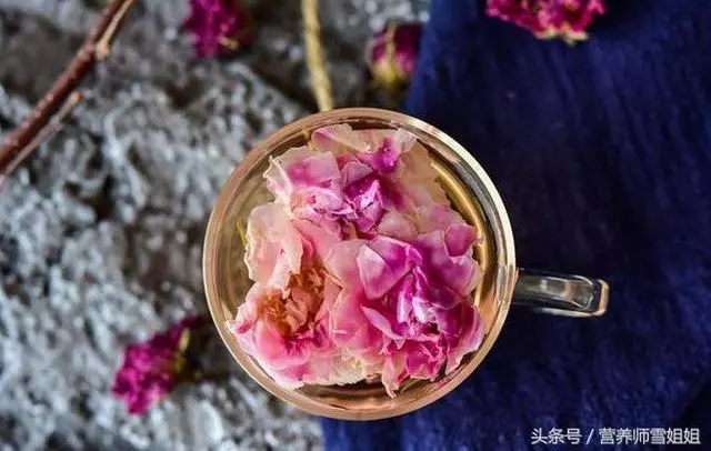 胃不好,遠離「三物」,多飲「四水」,做好五件事,胃一點點變好