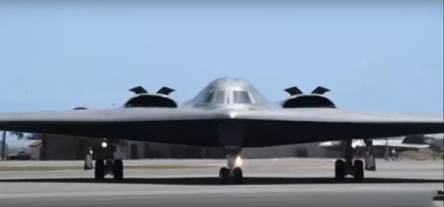 解放軍的轟-20隱形轟炸機即將登陸空天,美三大動作緊急部署